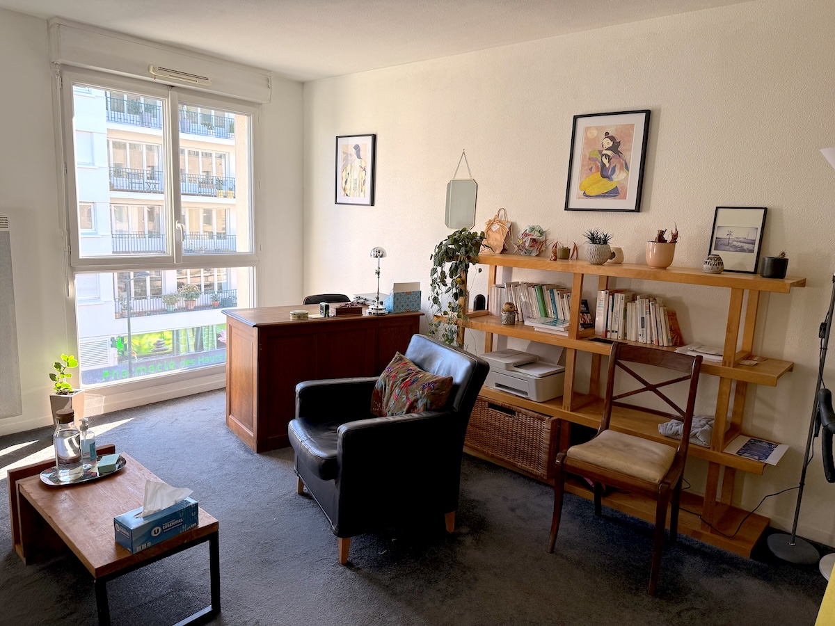 Salle de consultation d'Ana Linaza Cea — un espace chaleureux et confidentiel